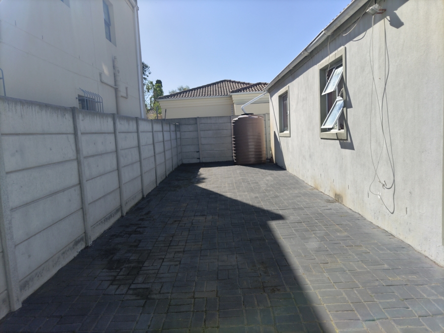 4 Bedroom Property for Sale in Parklands Western Cape